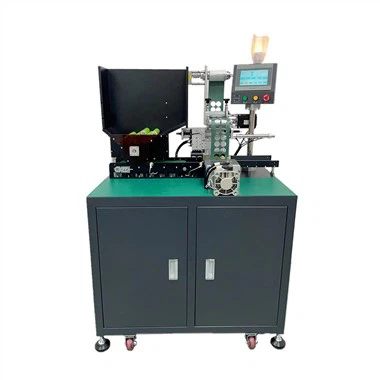 Stroj na lepení izolačního papíru